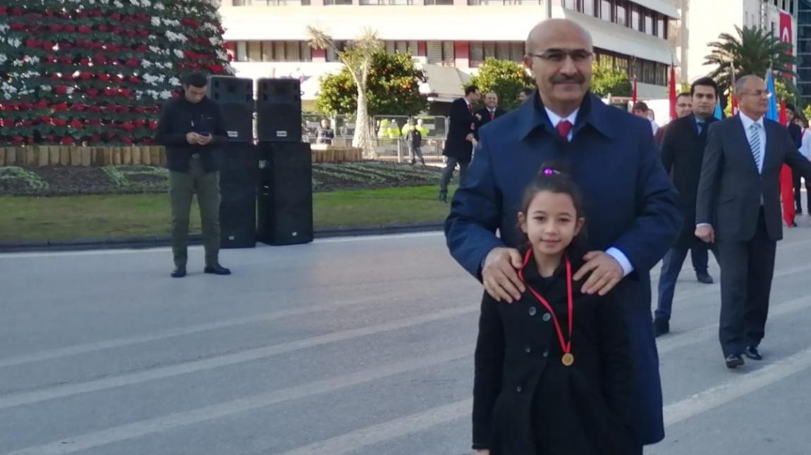 Arif Nihat Asya Bayrak Siiri Guzel Okuma Yarismasi Adana Il Birinciligi Adasokagi Ilkokulu